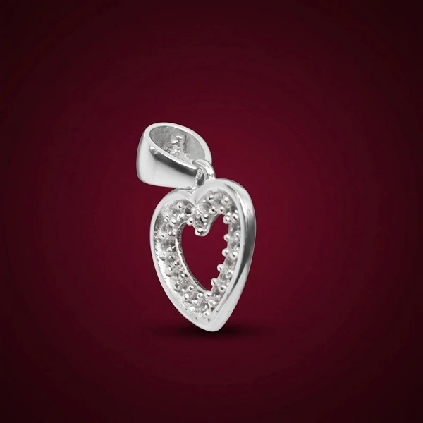 Dije corazón plata ley 925 calado con detalles de micropavé texturizado y brillo elegante